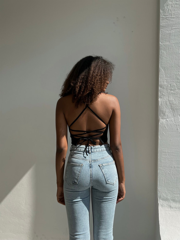 Askılı Sırt Dekolteli Göğüs Drpeli Tosia Kadın Siyah Crop Bluz 22Y000388