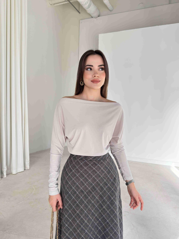 Kayık Yaka Uzun Kollu Ava Taş Kadın Bluz 26K369