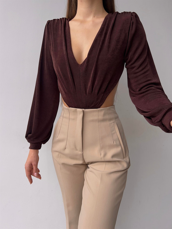 V Yaka Bel Ve Sırt Dekolteli Arkası İp Bağlamalı Uzun Kollu Baker Kadın Kahve Bodysuit 23K000223