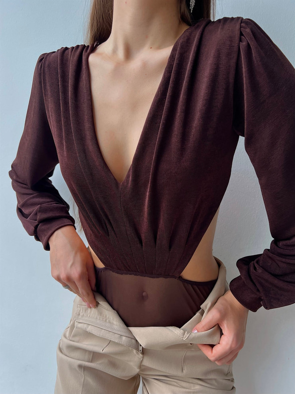 V Yaka Bel Ve Sırt Dekolteli Arkası İp Bağlamalı Uzun Kollu Baker Kadın Kahve Bodysuit 23K000223