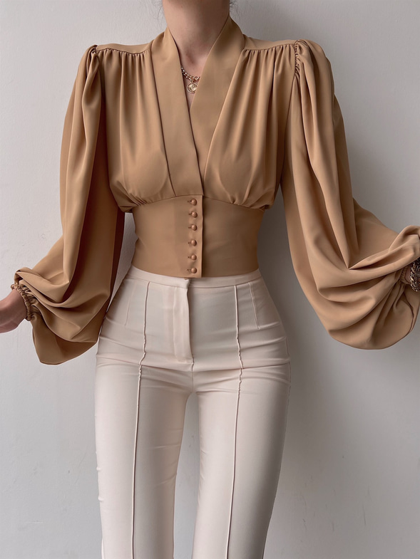 Balon Kol Önden Düğmeli V Yaka Kadın Camel Crop Bluz 21Y000527