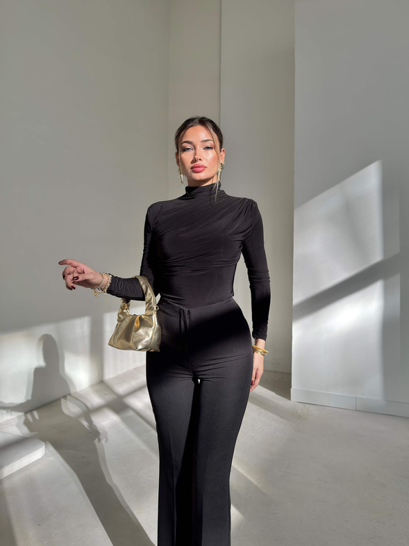 Boğazlı Yanı Drape Detaylı Belmade Siyah Kadın Bluz 26K113