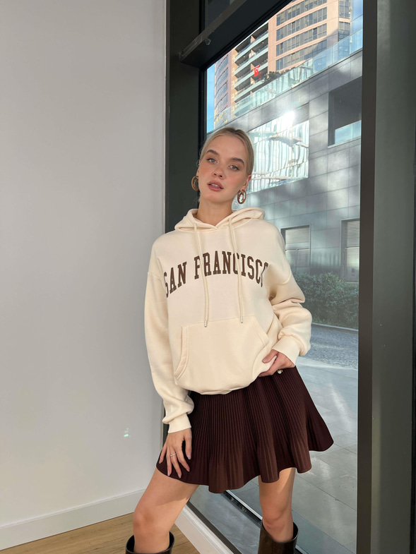 Kapüşonlu Kanguru Cepli San Francisco Yazılı Beres Kadın Taş Sweatshirt 24k000192