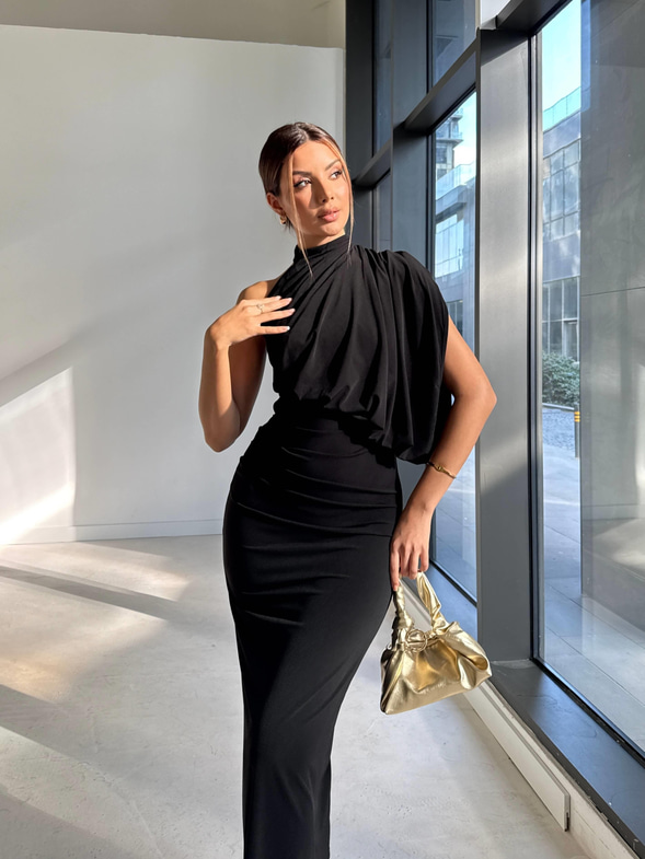 Drape Detaylı Boğazlı Tek Omuz Berli Siyah Kadın Elbise 26K099