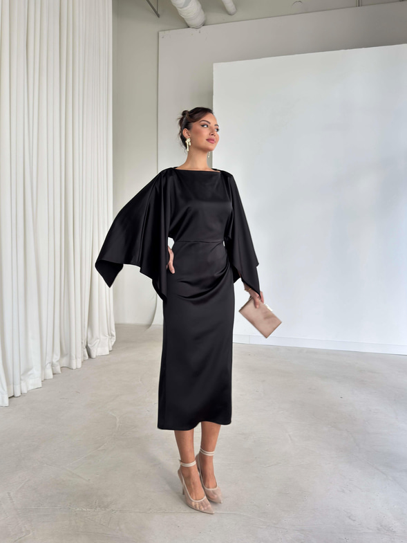 Kolları Ve Yanı Yırtmaçlı Drape Detaylı Berma Siyah Kadın Saten Elbise 26K339