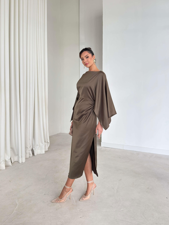 Kolları Ve Yanı Yırtmaçlı Drape Detaylı Berma Haki Kadın Saten Elbise 26K339