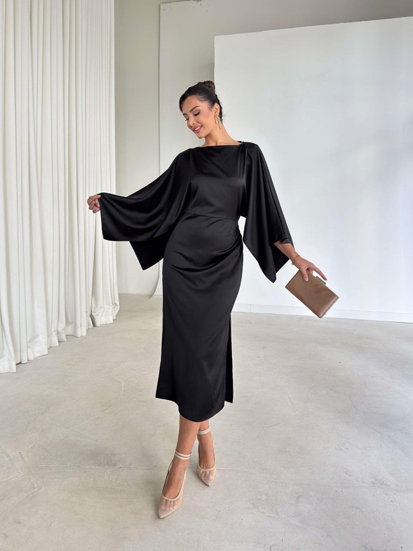 Kolları Ve Yanı Yırtmaçlı Drape Detaylı Berma Siyah Kadın Saten Elbise 26K339