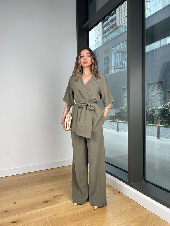 Kısa Kol Kruvaze Belden Bağlamalı Bluz Yüksek Bel Bol Paça Pantolon Bettır Haki Kadın Takım 25Y139