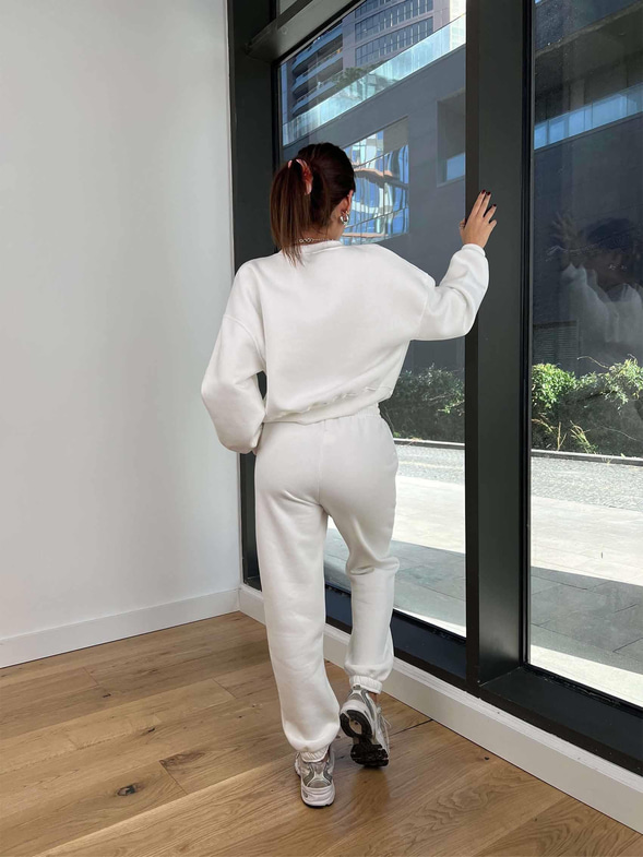 Bisiklet Yaka Crop Sweatshirt Lastikli Eşofman Wesley Kadın Beyaz Eşofman Takım 24k258