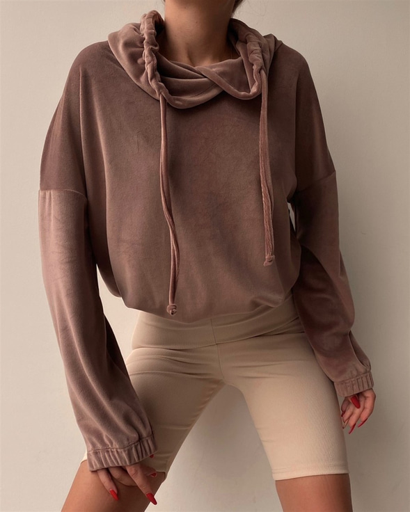Kruvaze Kapşon Detaylı Kadife Kadın Koyu Bej Sweatshirt 22K000219