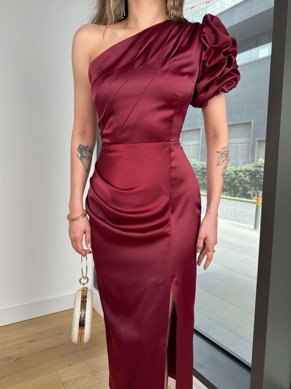 Tek Omuz Fırfır Detaylı Drapeli Bordır Bordo Kadın Saten Elbise 25Y142