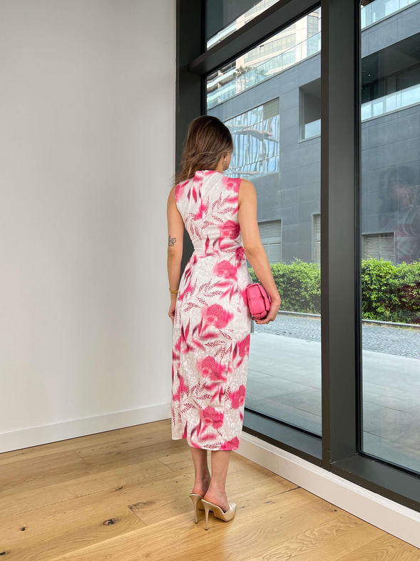 Büzgü Detaylı Aksesuarlı Broca Pembe Desenli Kadın Elbise 25Y354