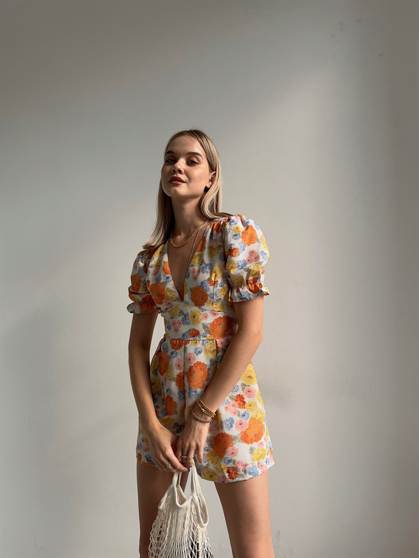 Çiçekli V Yaka Pileli Junior Kadın Sarı Şort Tulum 22Y000390