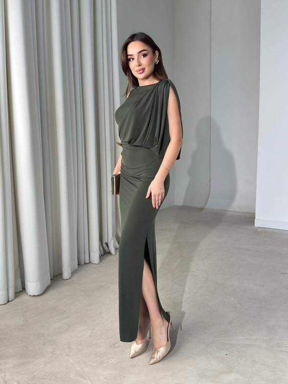 Tek Kol Asimetrik Drape Detaylı Aksesuarlı Yandan Yırtmaçlı Haki Declan Kadın Elbise 26Y416