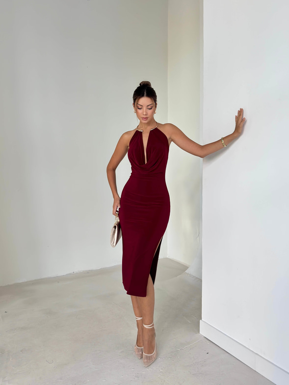 Boyundan Aksesuarlı Yandan Yırtmaçlı Midi Denli Bordo Kadın Elbise 26K086