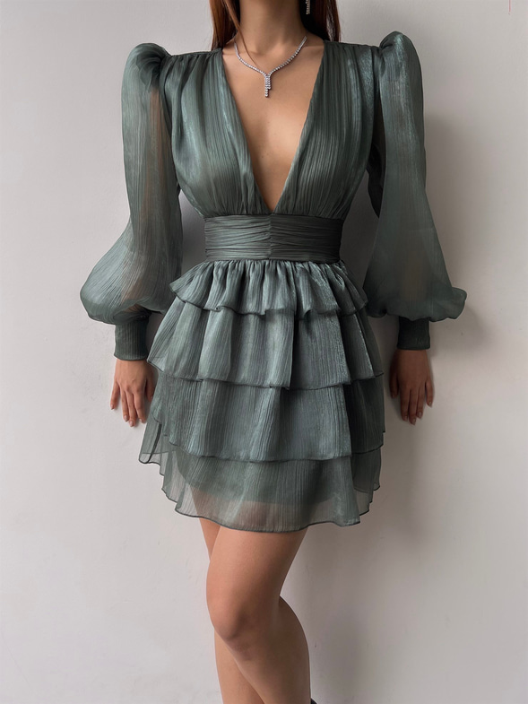 Derin V Yaka Belden Oturtmalı Tül Kol Crown Kadın Haki Fırfırlı Elbise 23K000314