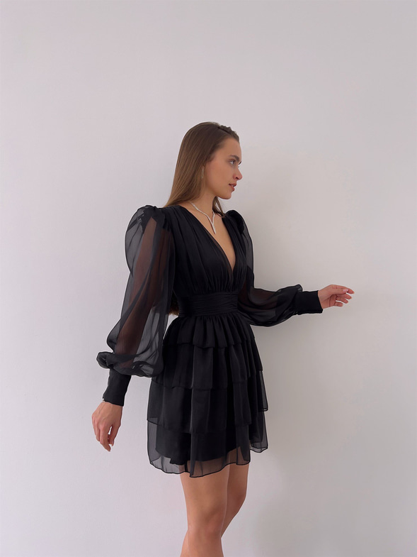 Derin V Yaka Belden Oturtmalı Tül Kol Crown Kadın Siyah Fırfırlı Elbise 23K000314