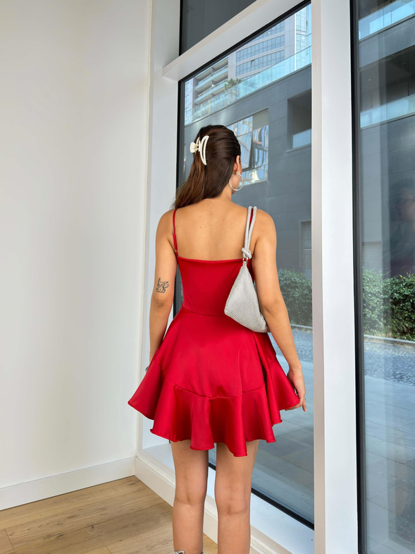 Ayarlanabilir Askılı Korse Görünümlü Eteği Katlı Domin Kadın Kırmızı Mini Saten Elbise 24Y816