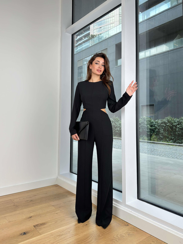 Omuz Vatkalı Beli Pencere Detaylı Bol Paça Elio Kadın Siyah Tulum 24Y132