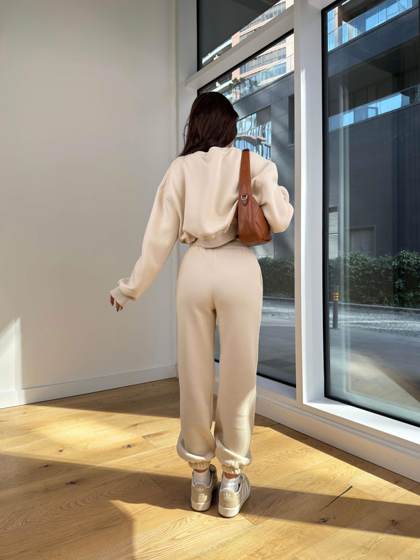 Bisiklet Yaka Crop Sweatshirt Bileği Lastikli Eşofman Altı Eliska Vizon Kadın Eşofman Takım 25K180