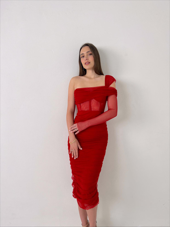 Tek Kol Korse Detaylı Transparan Eteği Drape Detalı Eman Kadın Kırmızı Midi Tül Elbise 23Y000059