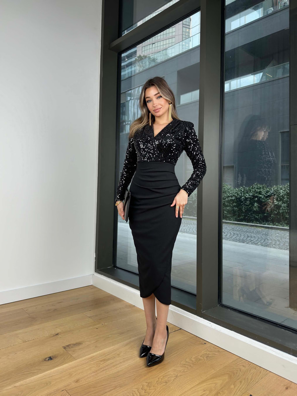 Kruvaze Yaka Üst Kısmı Payetli Uzun Kol Eteği Kruvaze Esmir Siyah Kadın Midi Elbise 25K485