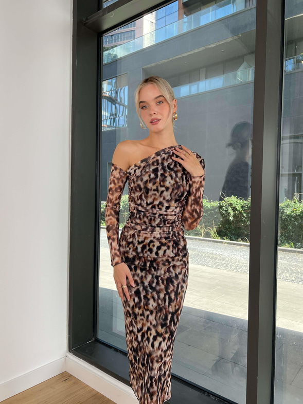 Tek Omuz Beli Drape Detaylı Estar Kadın Kahve Elbise 24k202