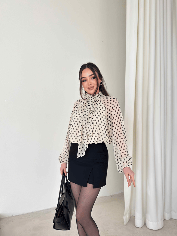 Puantiyeli Boynu Fularlı Şifon Evro Ekru Kadın Bluz 26Y054