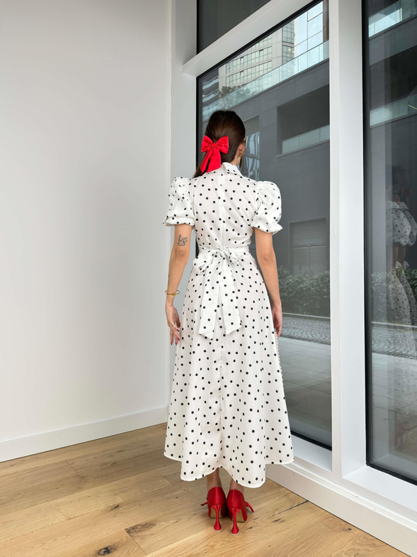 Gömlek Yaka Kısa Balon Kol Farid Kadın Puantiyeli Beyaz Elbise 24Y083