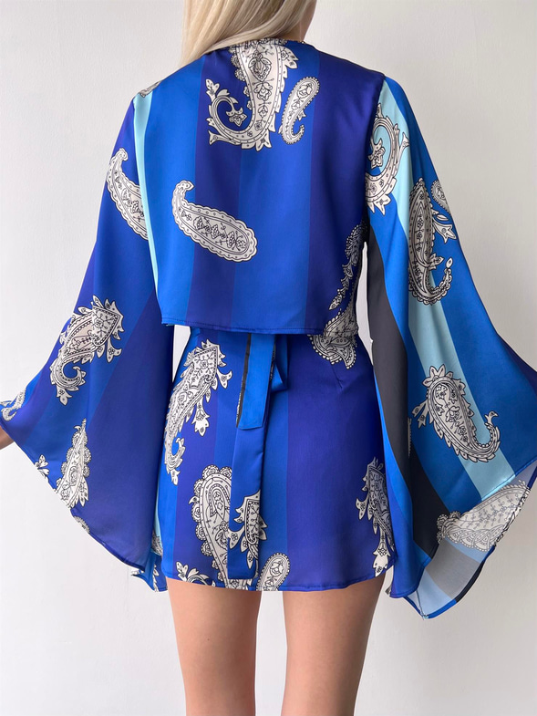 V Yaka Geniş Kol Crop Mini Etek Felli Kadın Desenli Saks Saten Takım 23Y000415