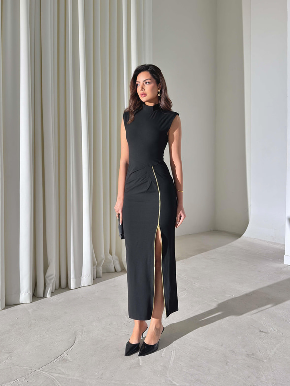 Fermuar Detaylı Sıfır Kol Hillonde Siyah Kadın Elbise 26Y001