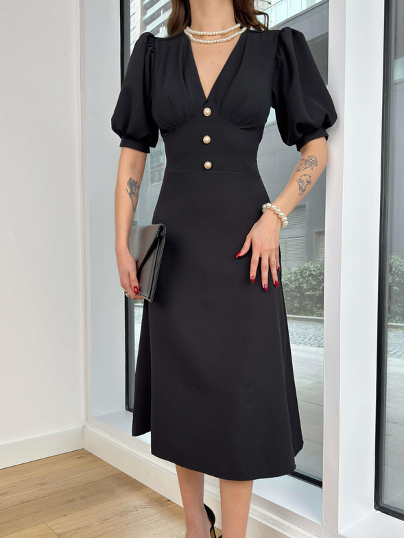 V Yaka Balon Kol Düğme Detaylı Holger Kadın Siyah Midi Elbise 24Y314