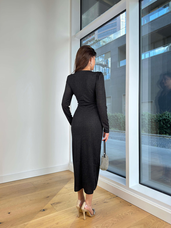 V Yaka Önü Büzgü Detaylı Holman Siyah Kadın Elbise 25K303