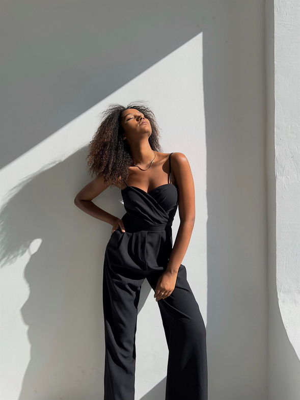 İnce Askılı Kruvaze Yaka Önü Pileli Zama Kadın Siyah Tulum 22Y000445