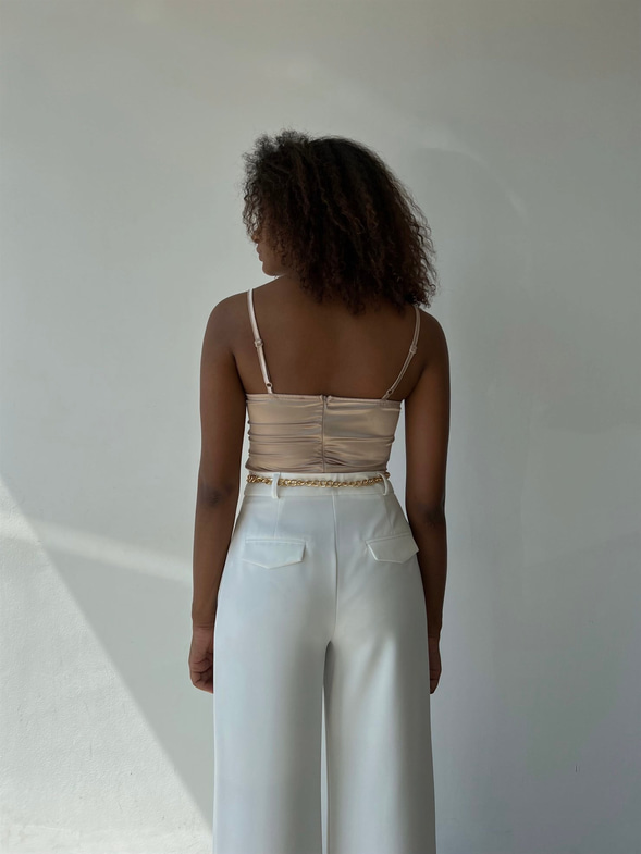İnce Askılı Saten Göğüs Çevresi Zincir Detaylı Hillard Kadın Bej Bodysuit 22Y000404