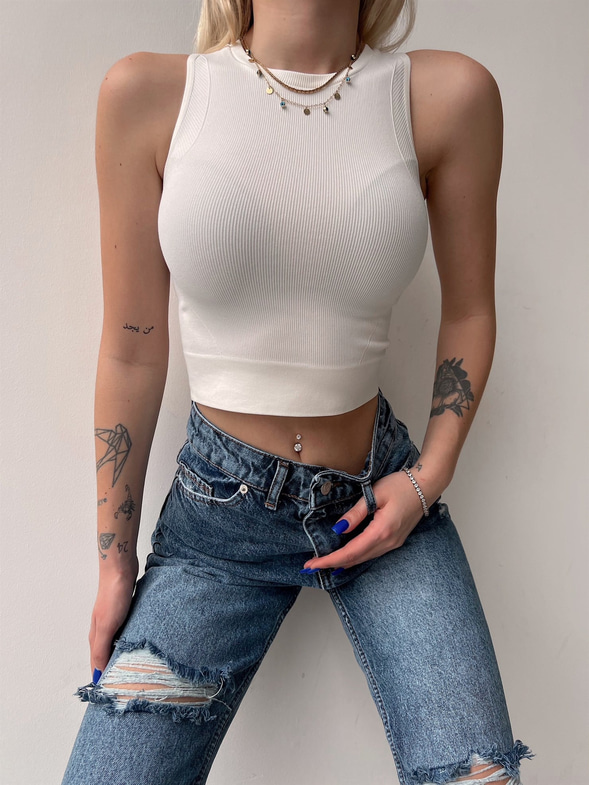 İnce Fitilli Halter Yaka Natalina Kadın Beyaz Crop 22K000589