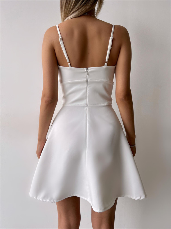 İnce Askılı Önü Dekolteli Eteği Volanlı Jaco Kadın Beyaz Mini Elbise 23Y000236
