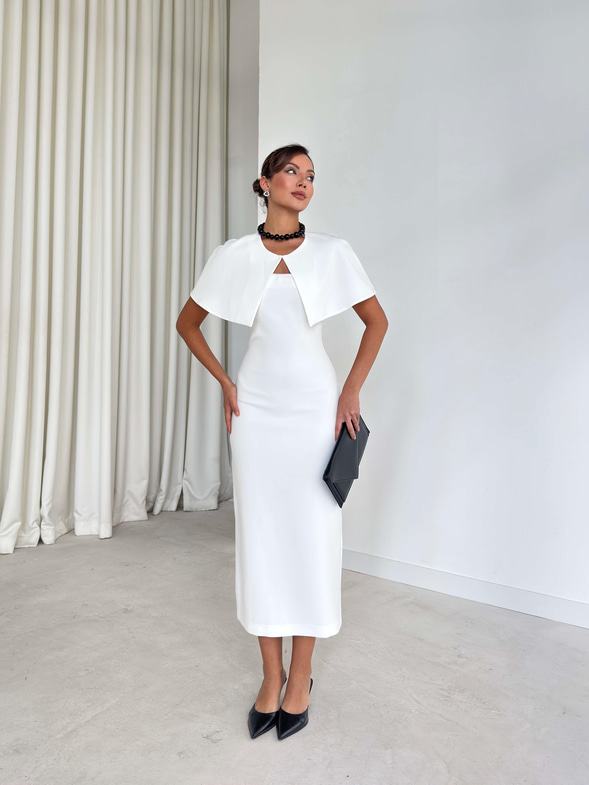 Pelerinli Straplez Arkası Yırtmaçlı Jeremy Beyaz Kadın Elbise 26K257