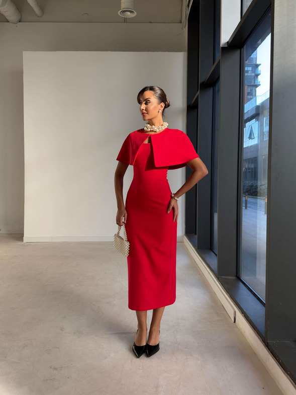 Pelerinli Straplez Arkası Yırtmaçlı Jeremy Kırmızı Kadın Elbise 26K257