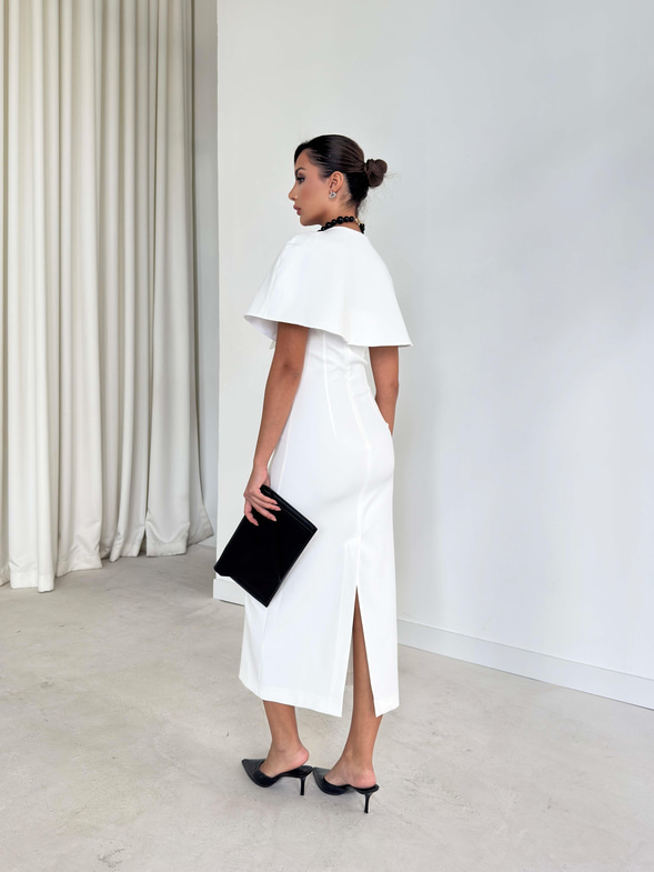 Pelerinli Straplez Arkası Yırtmaçlı Jeremy Beyaz Kadın Elbise 26K257