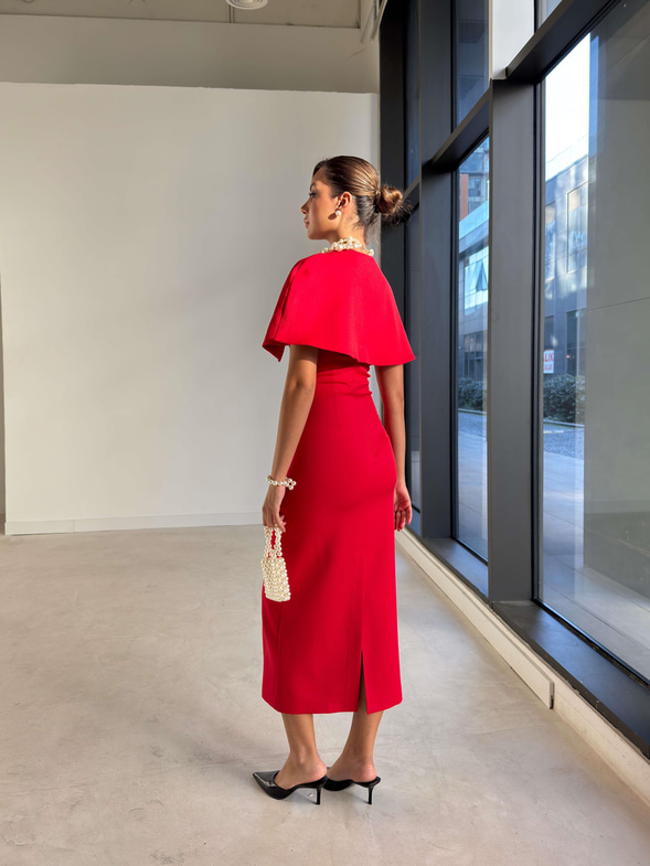 Pelerinli Straplez Arkası Yırtmaçlı Jeremy Kırmızı Kadın Elbise 26K257