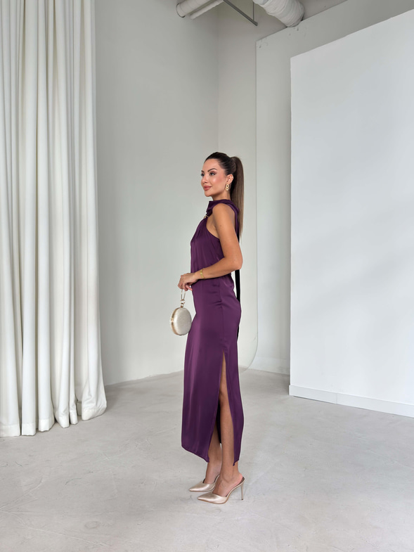 Aksesuarlı Boyundan Bağlamalı Saten Kenli Mor Kadın Elbise 26K089