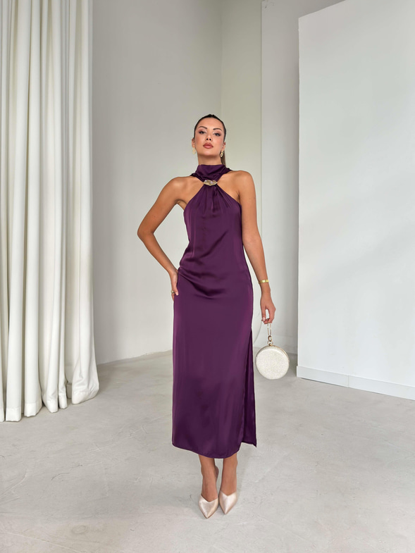 Aksesuarlı Boyundan Bağlamalı Saten Kenli Mor Kadın Elbise 26K089