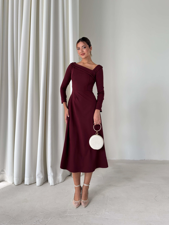 Asimetrik Yaka Uzun Kollu Keyli Bordo Kadın Midi Elbise 26K087