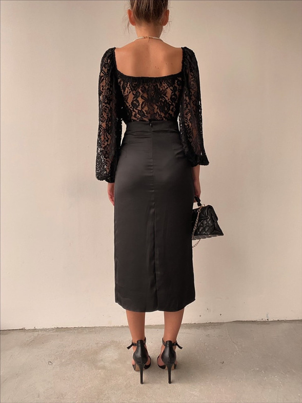 Kruvaze Yandan Yırtmaçlı Drape Kadın Siyah Etek 22K000374