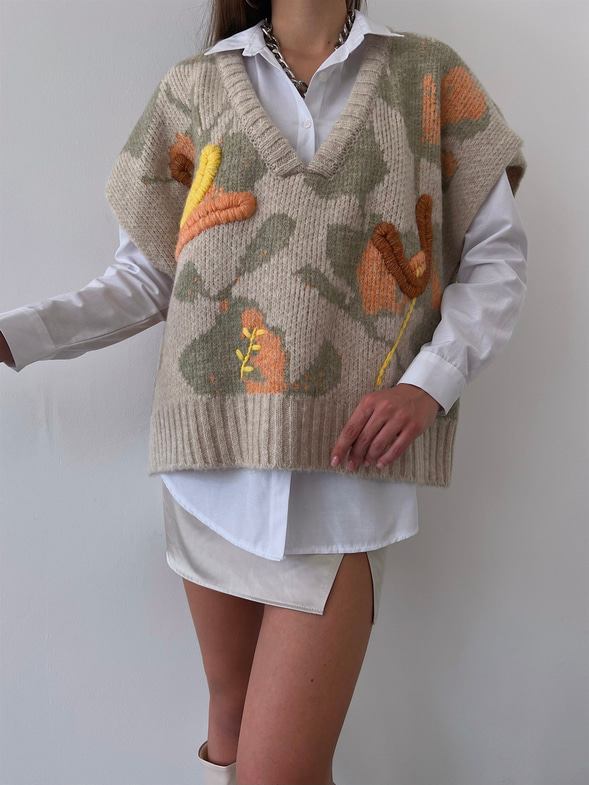 V Yaka Desenli Geniş Kesim Luan Kadın Taş Gömlek Süveter 23K000271