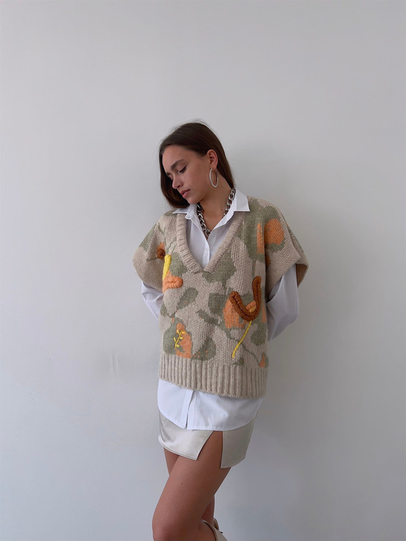 V Yaka Desenli Geniş Kesim Luan Kadın Taş Gömlek Süveter 23K000271