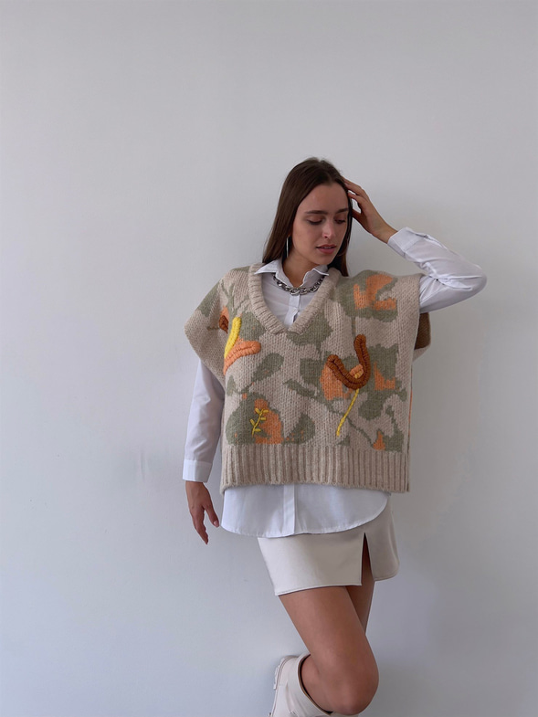 V Yaka Desenli Geniş Kesim Luan Kadın Taş Gömlek Süveter 23K000271