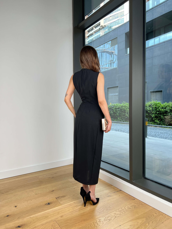 Büzgü Detaylı Aksesuarlı Marvin Siyah Kadın Elbise 25Y352