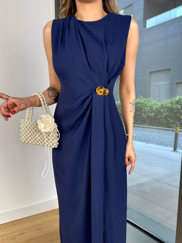 Büzgü Detaylı Aksesuarlı Marvin Lacivert Kadın Elbise 25Y352